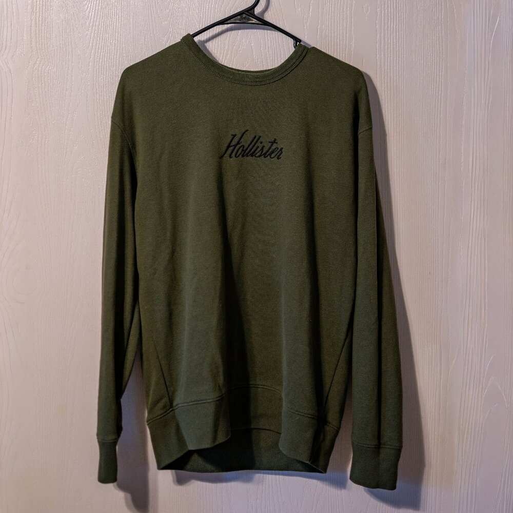 SALE Hollister Must-Have Collection Olive Green Sweater – Size M